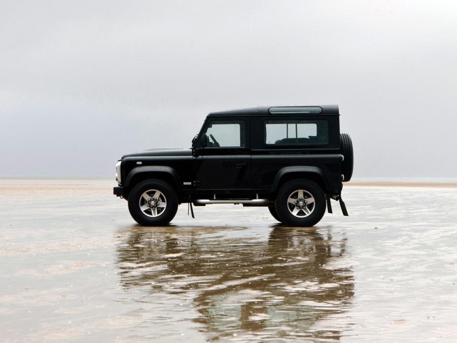  Land Rover Defender 90 SVX RHD 2008 года  (фото 10 из 17)